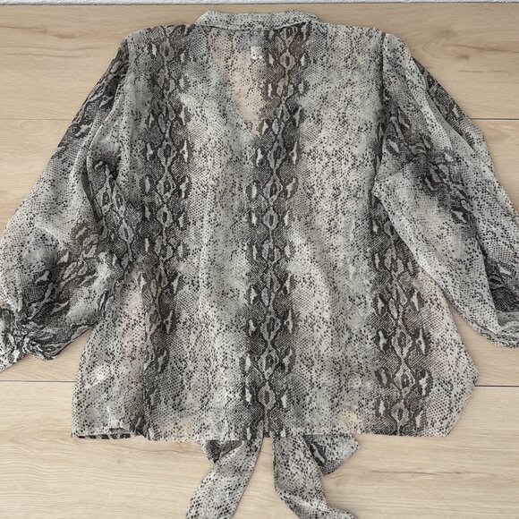 Mare Mare x Anthropologie Puff Sleeve Grey & White Python Print Sheer Blouse (L) - Picture 3 of 16